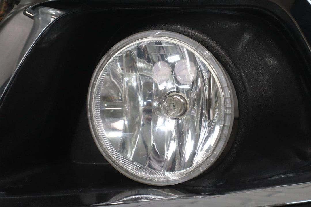 15 - 22 Chevy Colorado Passenger Right RH Fog Light with Bezel OEM