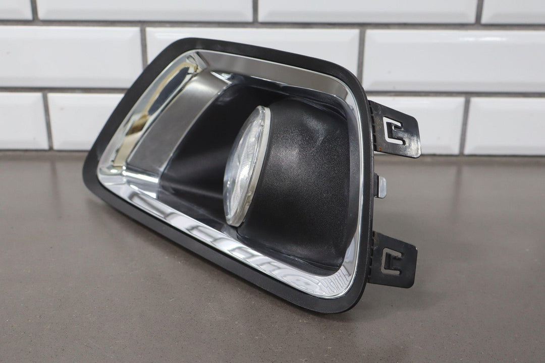 15 - 22 Chevy Colorado Passenger Right RH Fog Light with Bezel OEM