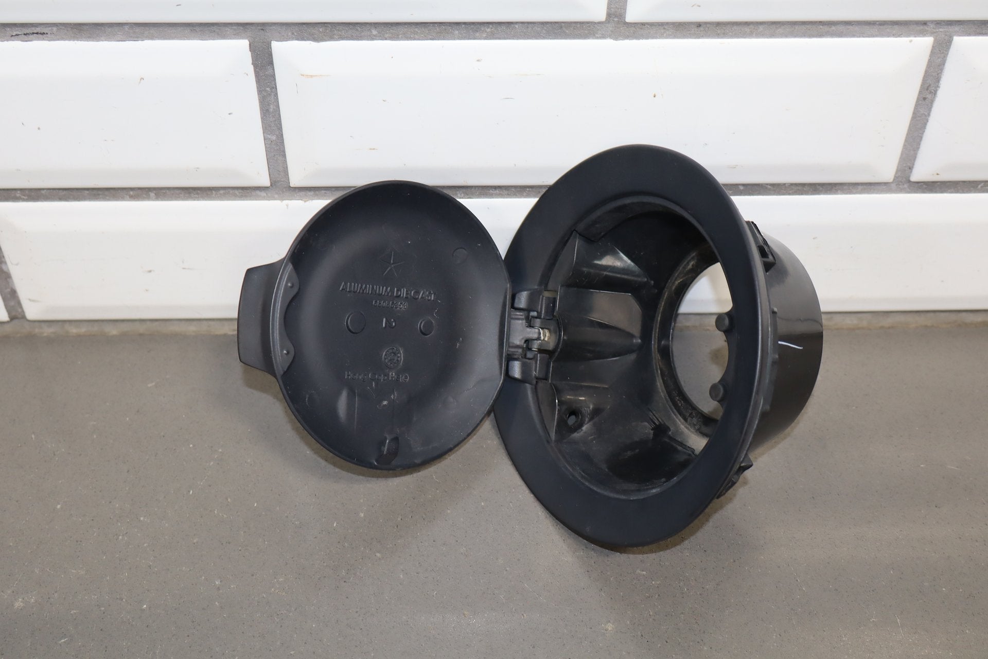 15-23 Challenger Black Gasoline Gas Fuel Filler Door Hatch Lid Panel OEM Factory