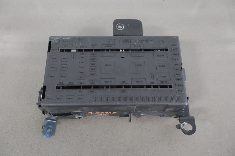 2004 Ford F-250 Super Duty- Cabin Fuse Box