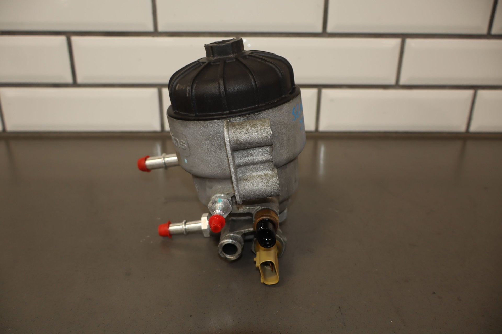 16-18 Nissan Titan XD 5.0L V8 Cummins Diesel Fuel Filter Housing(Engine Mounted)