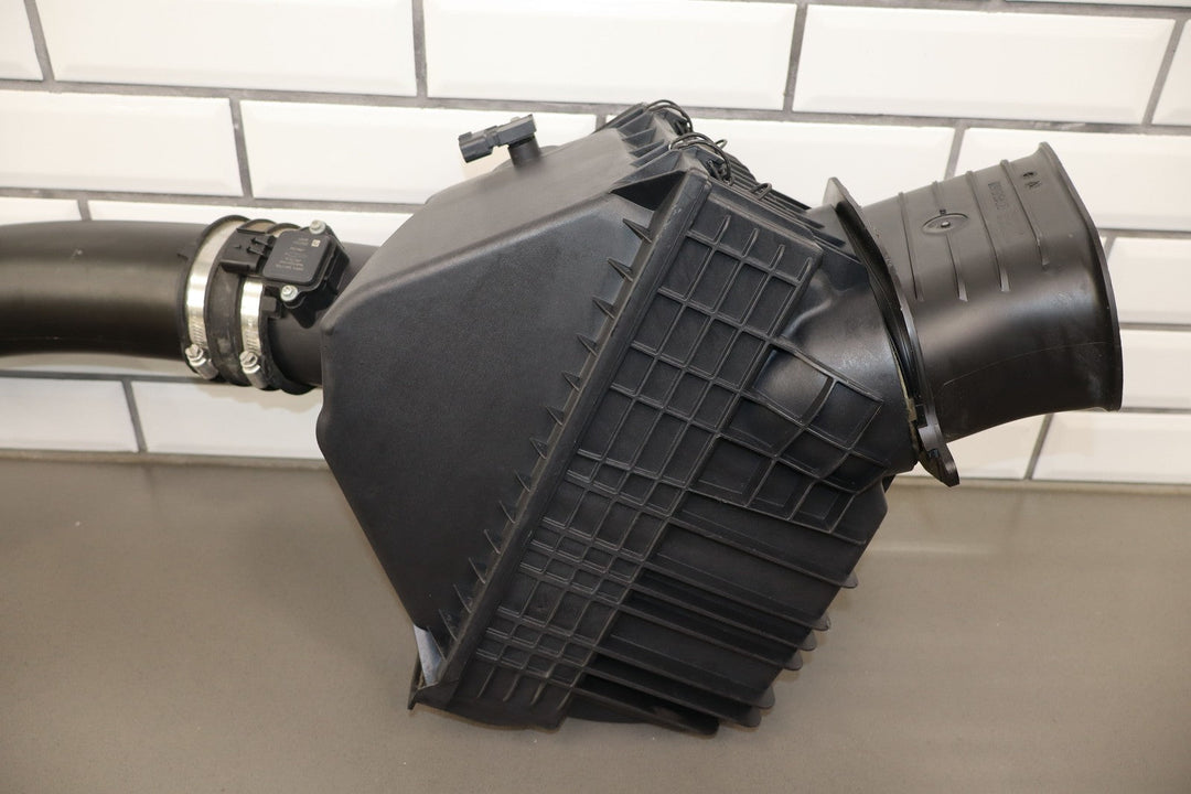 16 - 19 Nissan Titan 5.0L V8 Diesel OEM Air Intake Cleaner Tube Box Base