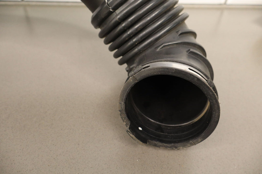 16 - 19 Nissan Titan 5.0L V8 Diesel OEM Air Intake Cleaner Tube Box Base