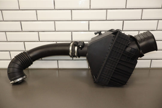 16 - 19 Nissan Titan 5.0L V8 Diesel OEM Air Intake Cleaner Tube Box Base