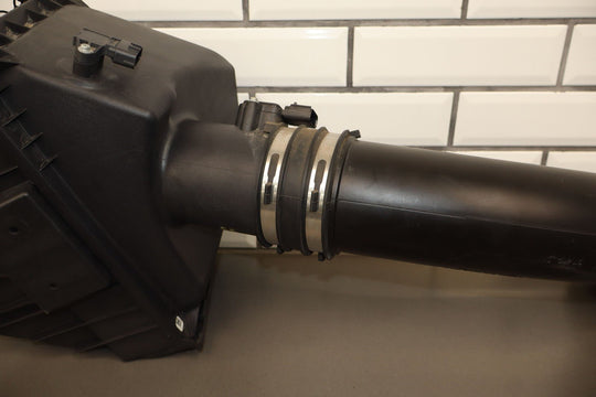 16 - 19 Nissan Titan 5.0L V8 Diesel OEM Air Intake Cleaner Tube Box Base