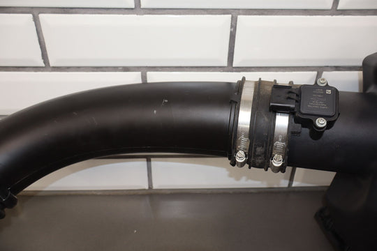 16 - 19 Nissan Titan 5.0L V8 Diesel OEM Air Intake Cleaner Tube Box Base