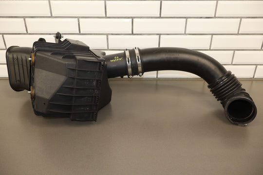 16 - 19 Nissan Titan 5.0L V8 Diesel OEM Air Intake Cleaner Tube Box Base
