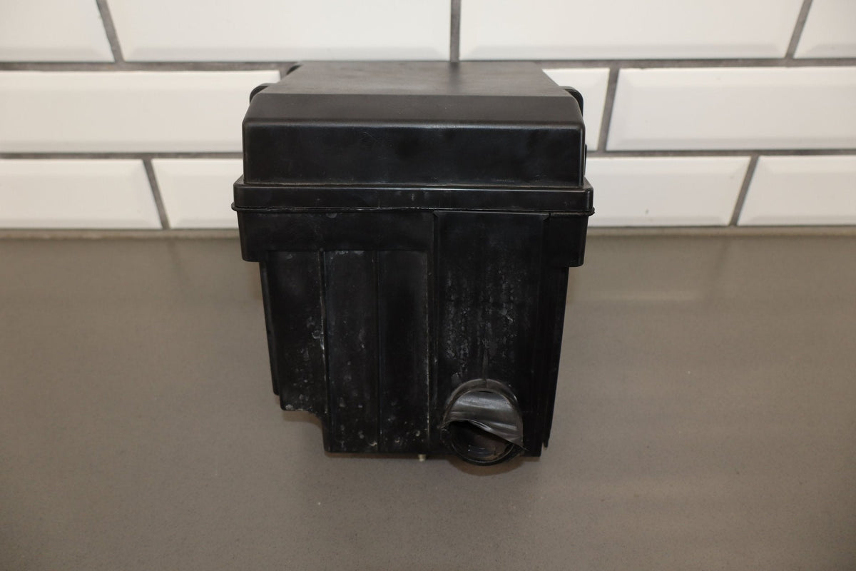 16-19 Nissan Titan XD 5.0L Diesel V8 Engine Fuse Relay Junction Box