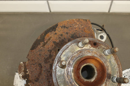 16-20 Cadillac Escalade LF Knee Hub Arms 23420263