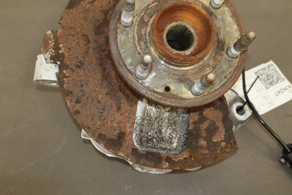 16-20 Cadillac Escalade LF Knee Hub Arms 23420263