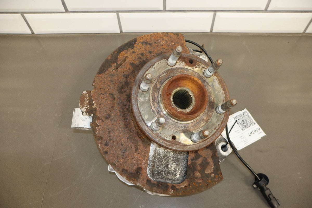16-20 Cadillac Escalade LF Knee Hub Arms 23420263