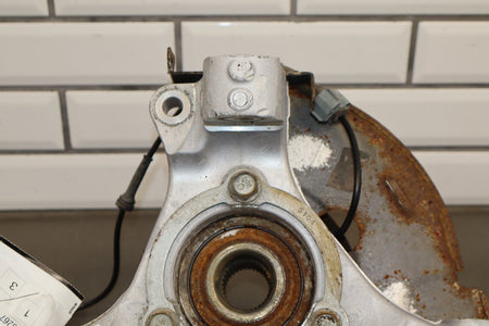 16-20 Cadillac Escalade LF Knee Hub Arms 23420263