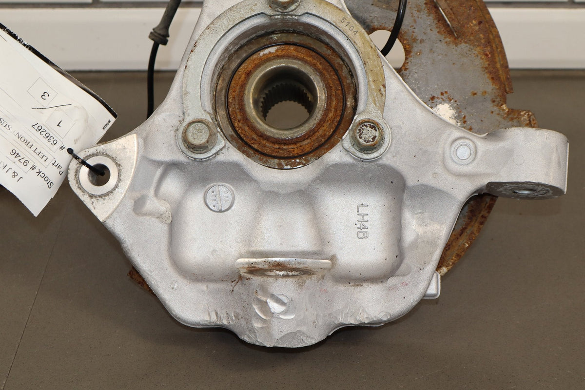 16-20 Cadillac Escalade LF Knee Hub Arms 23420263