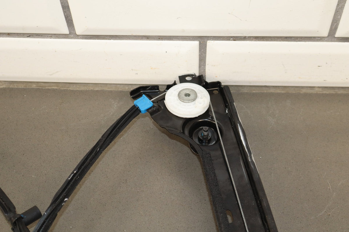16-20 OEM Tesla Model X Front Right Window Regulator Motor