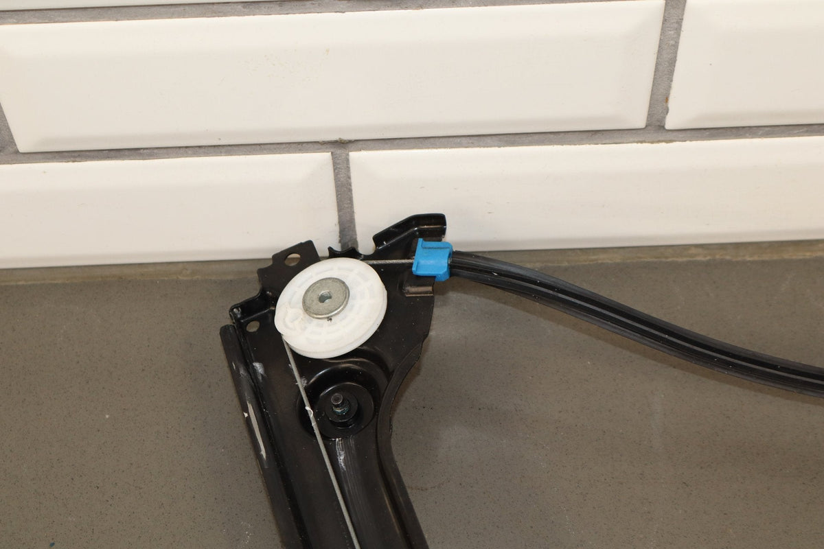 16-20 OEM Tesla Model X Front Right Window Regulator Motor