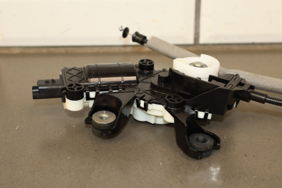 16-20 OEM Tesla Model X Liftgate Tailgate Latch Actuator