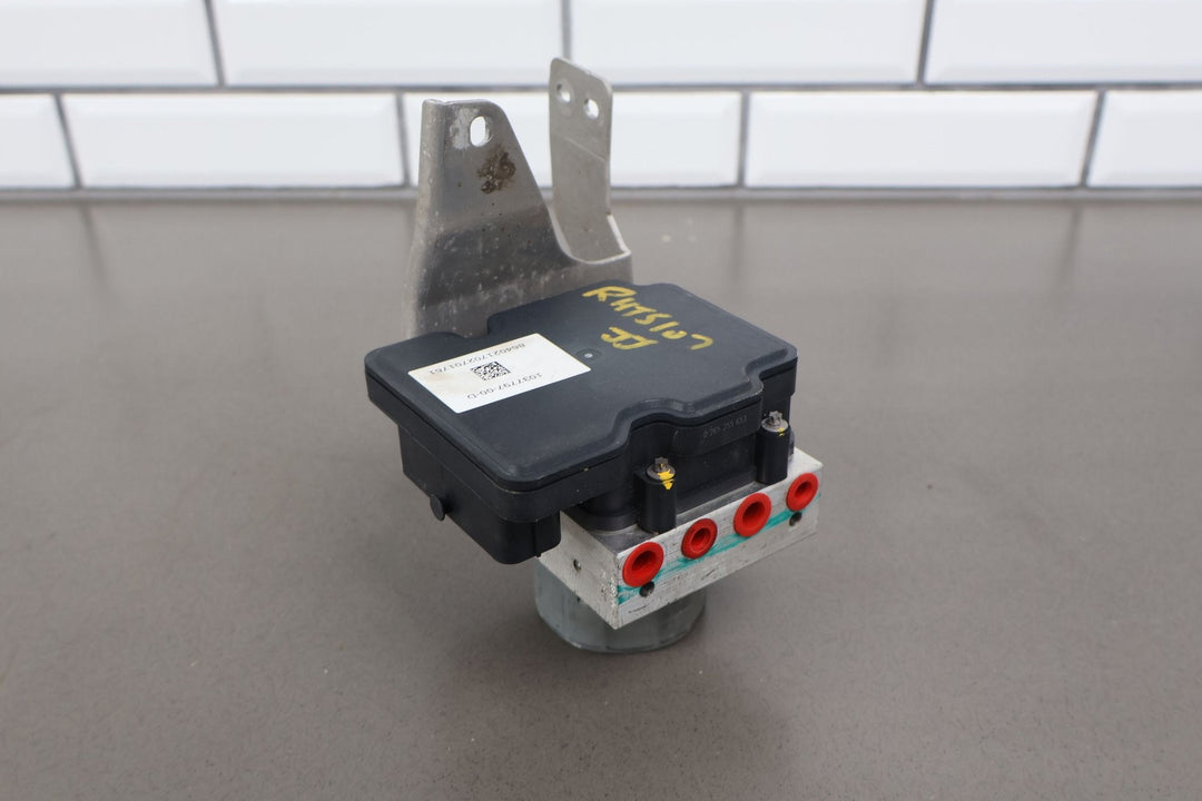16 - 20 Tesla Model X ABS Anti - Lock Brake Pump & Module W/ Bracket 1037797 - 00 - D