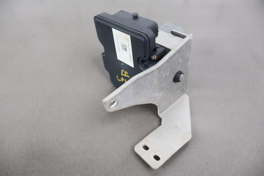 16 - 20 Tesla Model X ABS Anti - Lock Brake Pump & Module W/ Bracket 1037797 - 00 - D