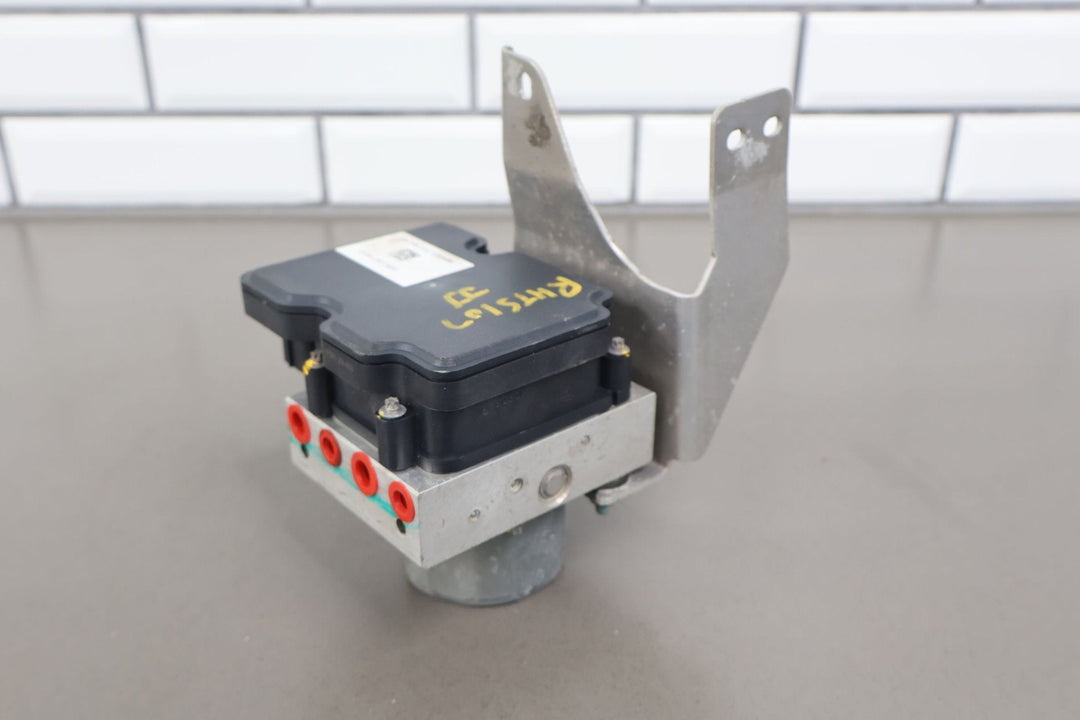 16 - 20 Tesla Model X ABS Anti - Lock Brake Pump & Module W/ Bracket 1037797 - 00 - D