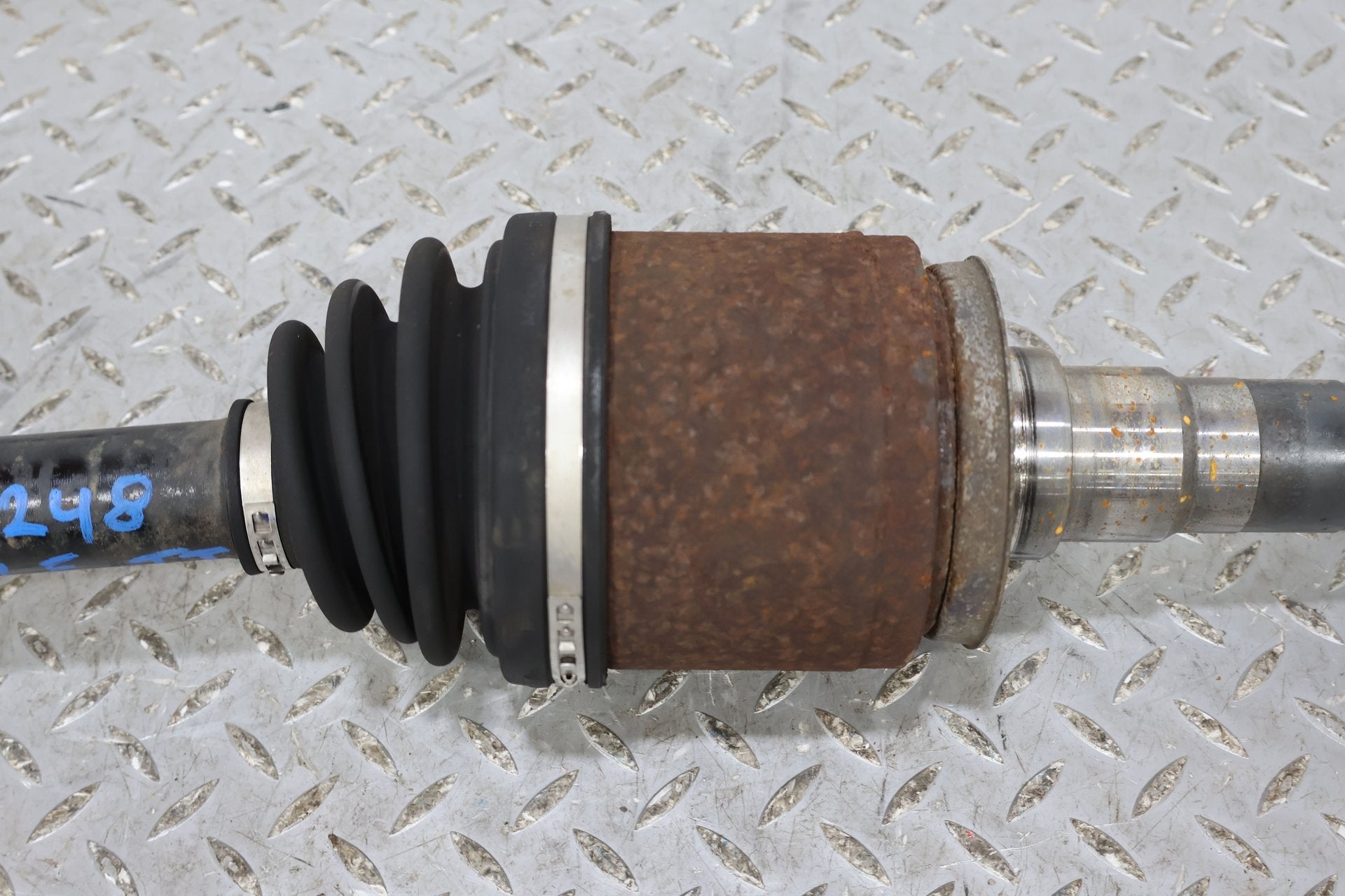 16-22 Nissan Titan XD Front Left LH Outer CV Axle Shaft (100K) Automatic