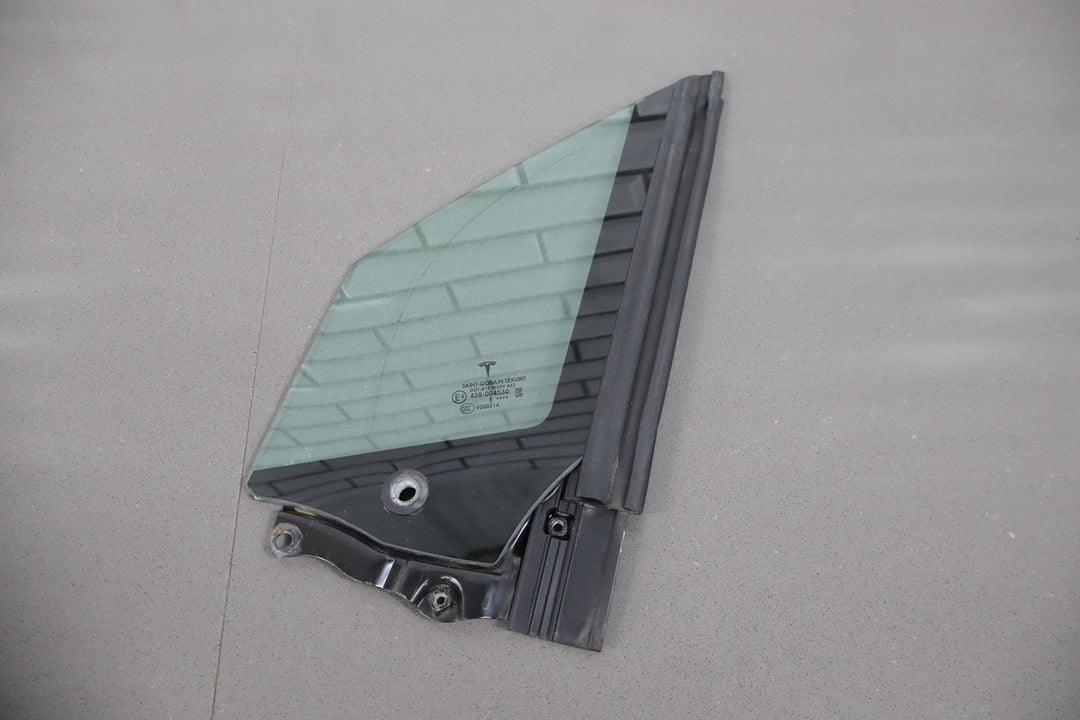 16 - 23 OEM Tesla Model X Front Left Driver Side Quarter Door Window Glass