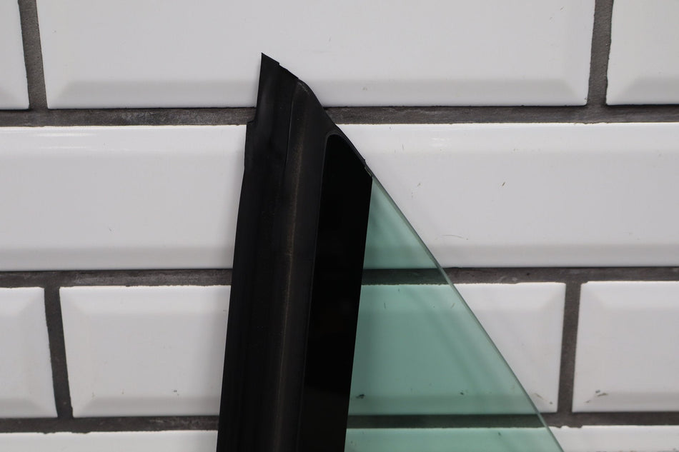 16-25 Tesla Model X Front Right Quarter Vent Door Window Glass RH 1055204-00-D