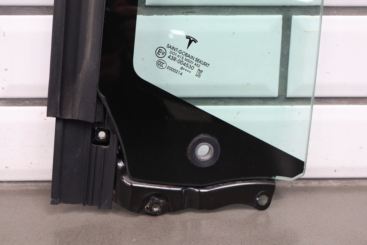 16-25 Tesla Model X Front Right Quarter Vent Door Window Glass RH 1055204-00-D