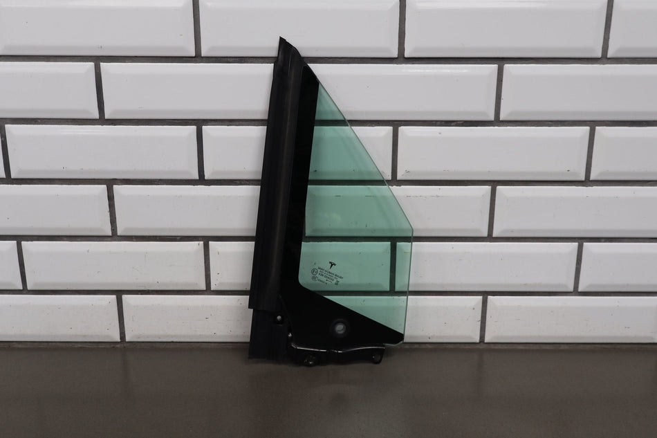 16-25 Tesla Model X Front Right Quarter Vent Door Window Glass RH 1055204-00-D