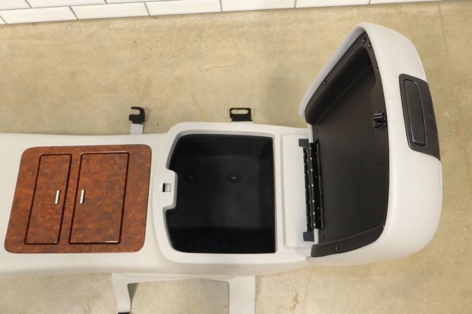 2011 Chevrolet Suburban 1500- Front Console