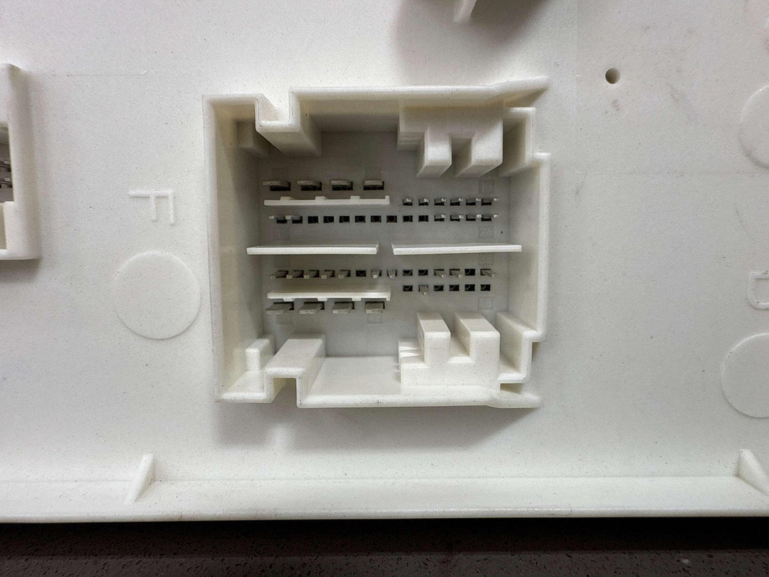 17 - 18 Ram 4th Gen OEM Body Control Module BCM 68357472AC