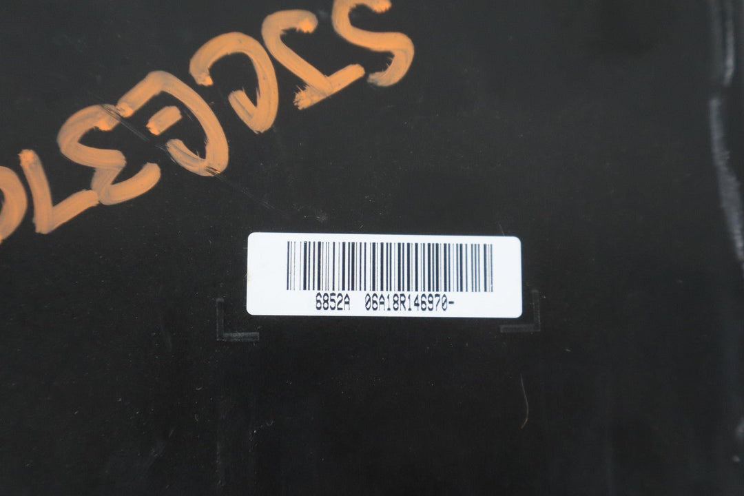 17 - 19 Chevy Camaro OEM Radio Receiver Standard UQ3 Audio 84361175