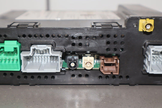 17 - 19 Chevy Camaro OEM Radio Receiver Standard UQ3 Audio 84361175