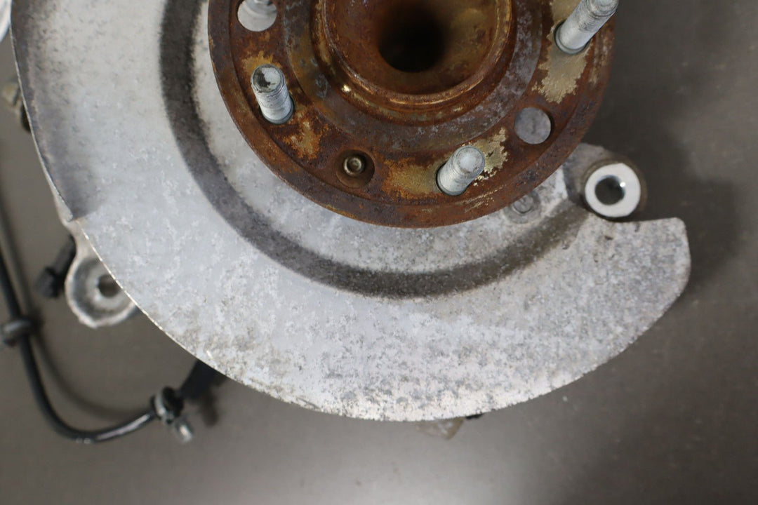 17 - 19 Chrysler Pacifica Hybrid Left Rear Suspension Knuckle Assembly OEM