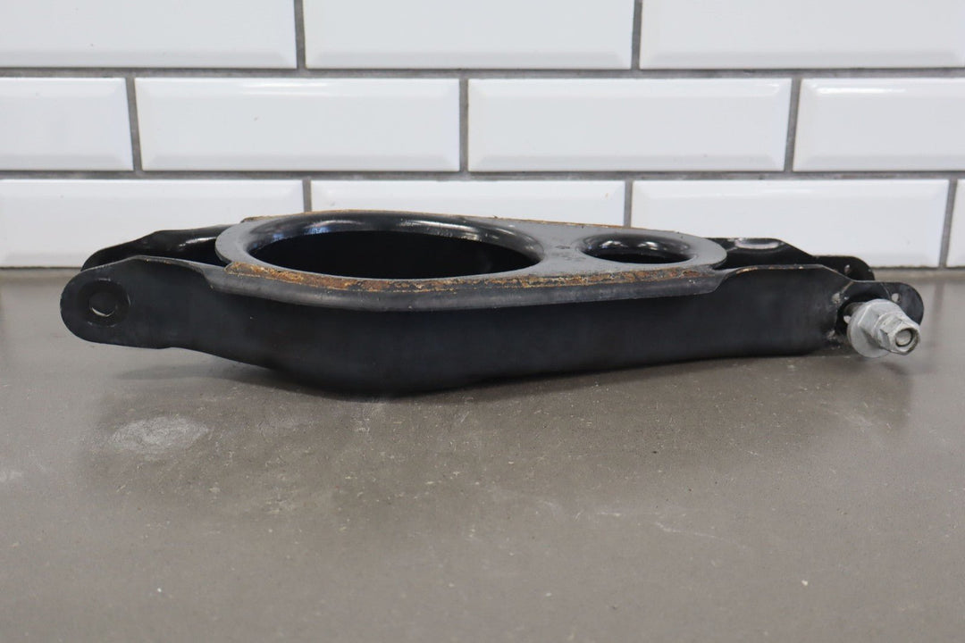 17 - 19 Chrysler Pacifica Hybrid Left Rear Suspension Knuckle Assembly OEM