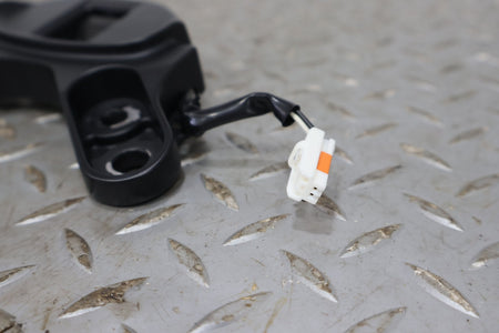 17-19 Fiat 124 Spider OEM Windshield Mounted Convertible Top Latch (Nero XR)