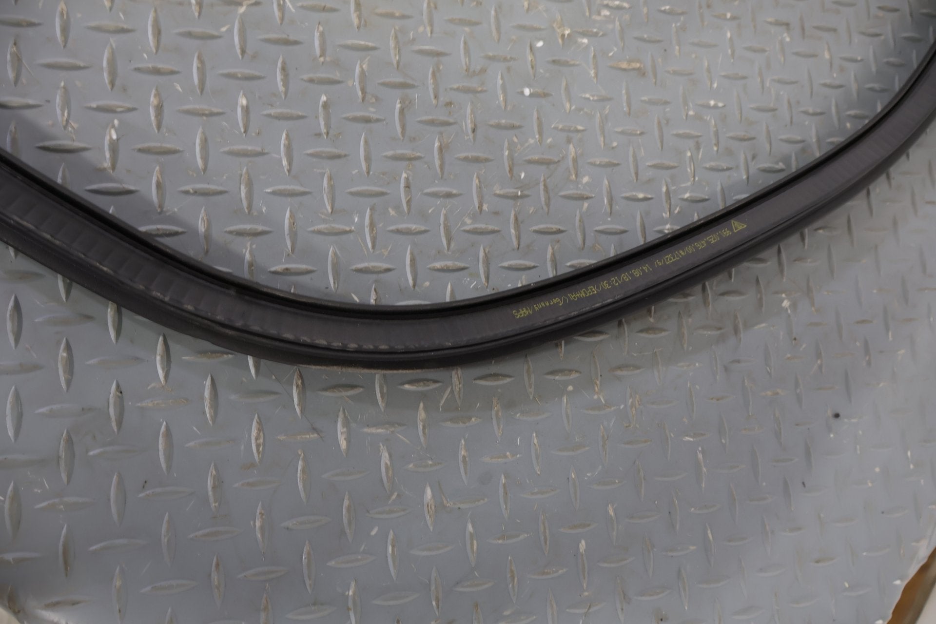 17-19 Porsche Cayman 718 Coupe Right RH Inner Door Weather Stripping Gasket Seal