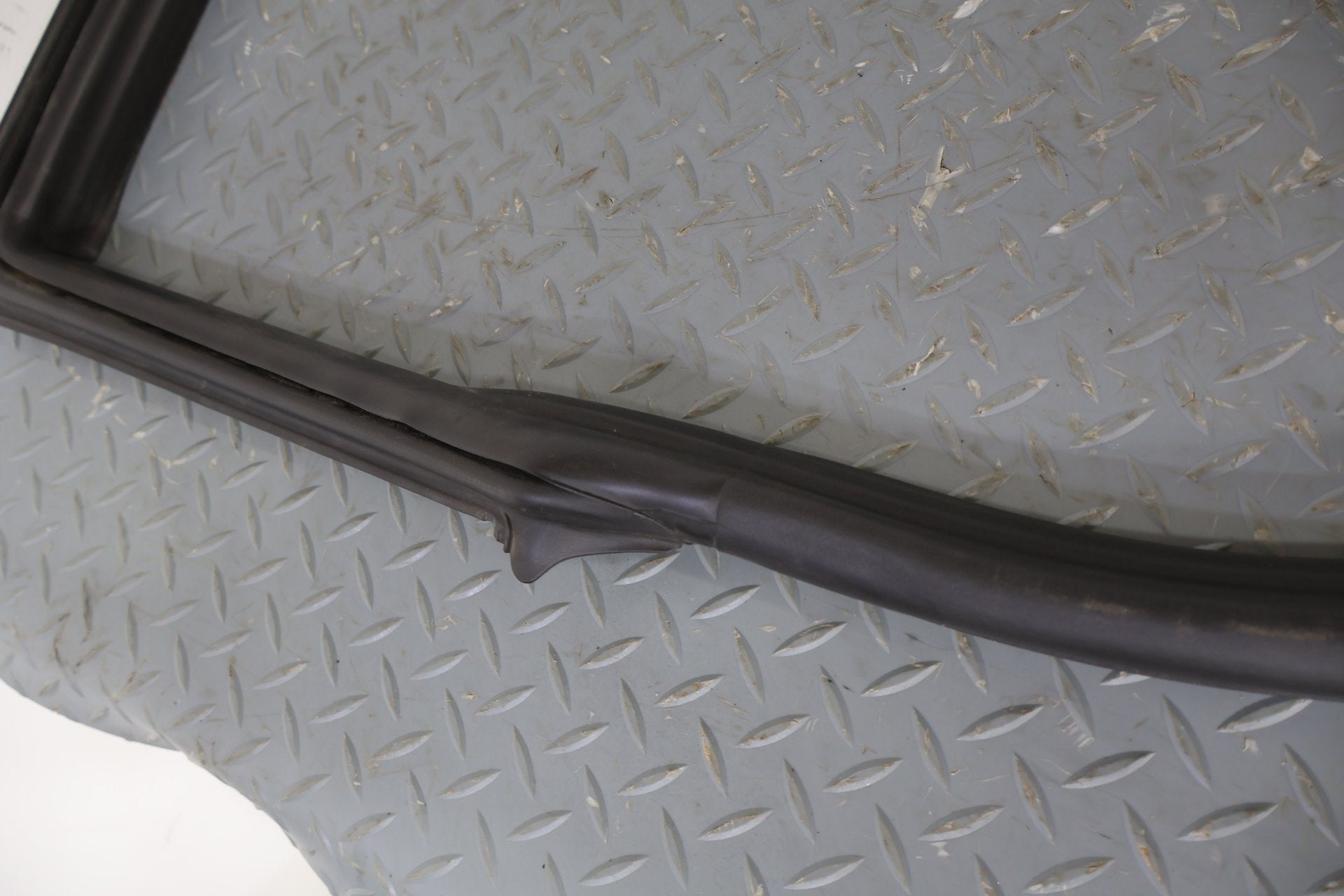 17-19 Porsche Cayman 718 Coupe Right RH Inner Door Weather Stripping Gasket Seal