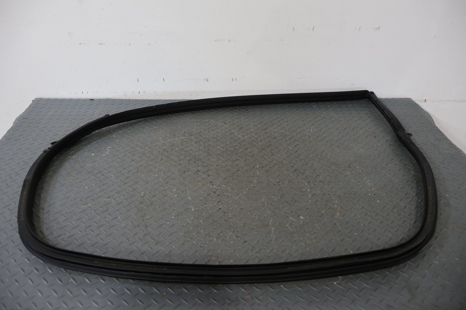 17-19 Porsche Cayman 718 Coupe Right RH Inner Door Weather Stripping Gasket Seal