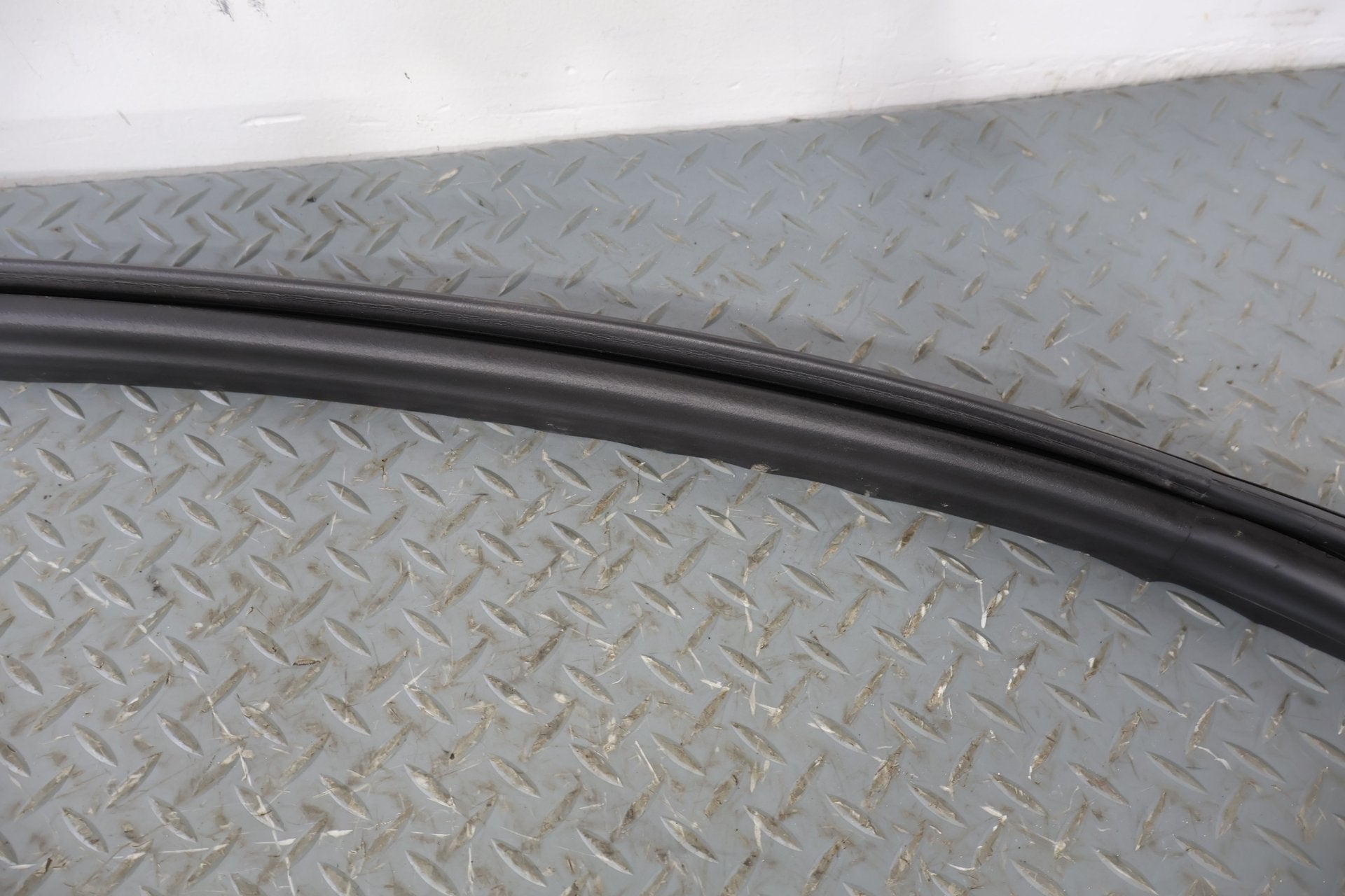 17-19 Porsche Cayman 718 Coupe Right RH Inner Door Weather Stripping Gasket Seal