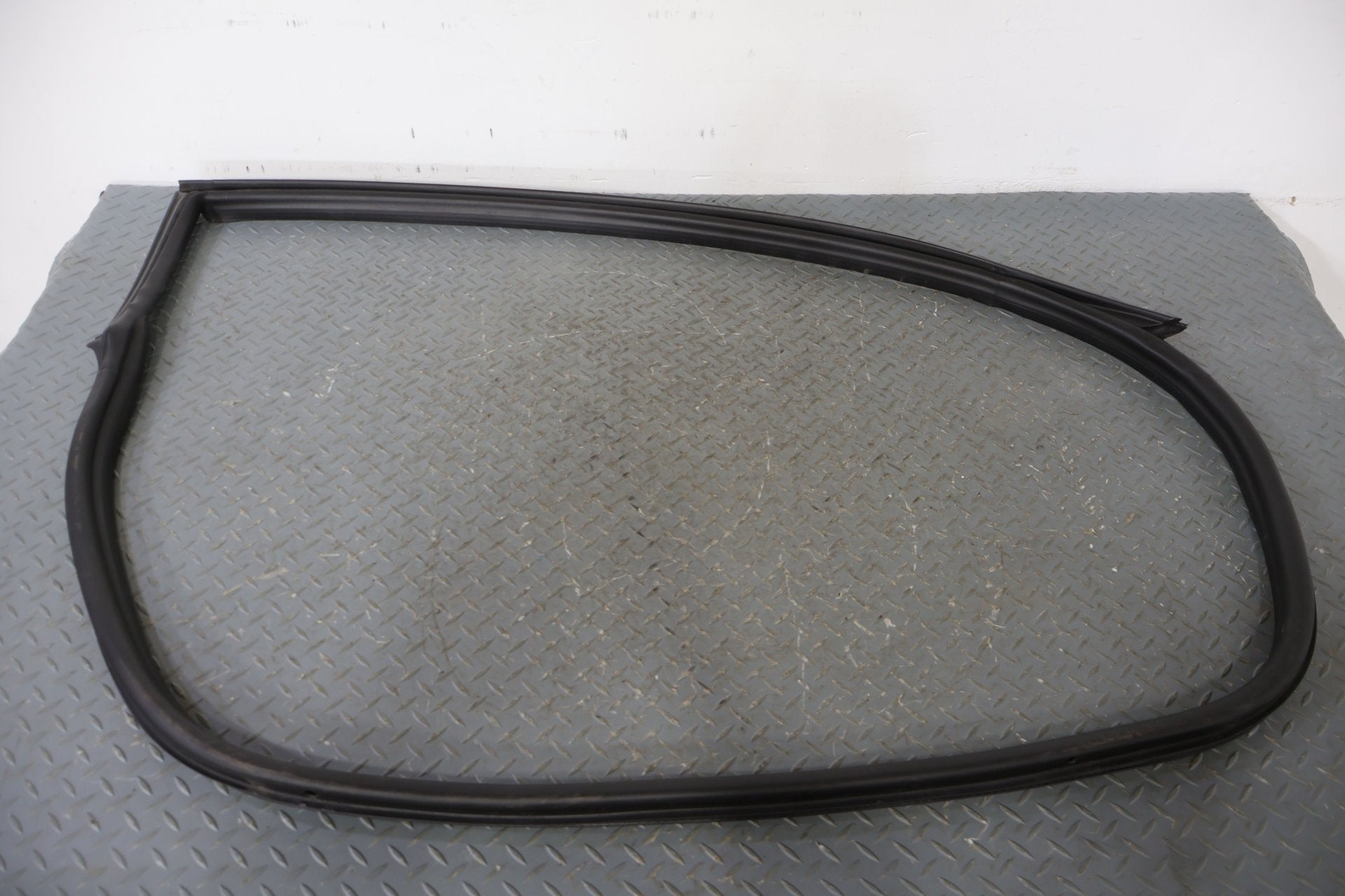 17-19 Porsche Cayman 718 Coupe Right RH Inner Door Weather Stripping Gasket Seal