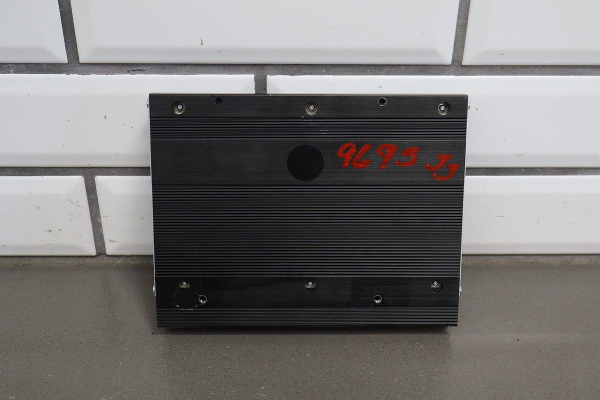 17-23 Dodge Charger Challenger 276W Radio Amplifier Amp 68425657AA OEM