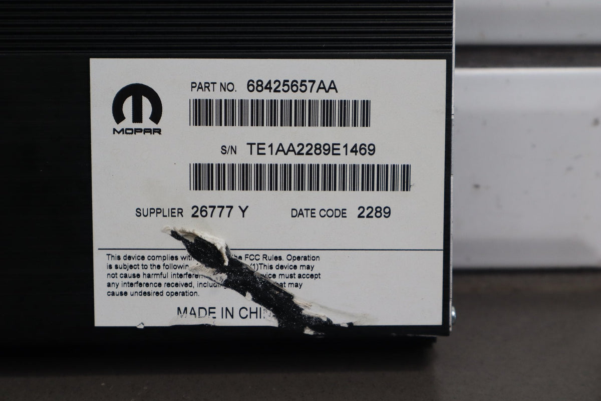 17-23 Dodge Charger Challenger 276W Radio Amplifier Amp 68425657AA OEM