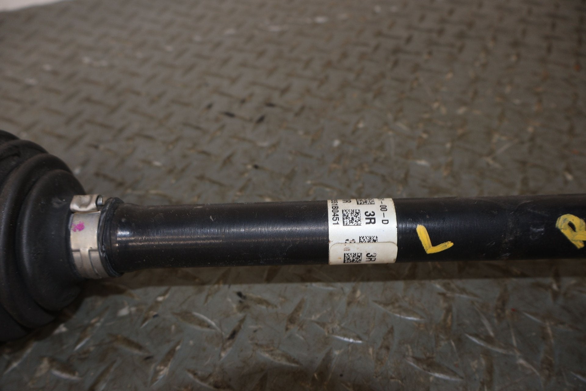 17-23 Tesla Model 3 OEM Rear Left OR Right Axle Shat (1044164-00-A)