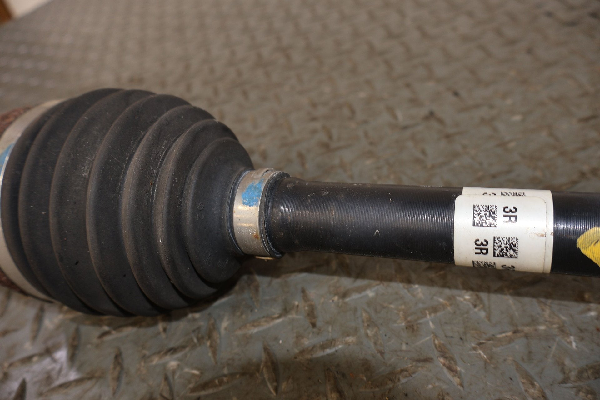 17-23 Tesla Model 3 OEM Rear Left OR Right Axle Shat (1044164-00-A)