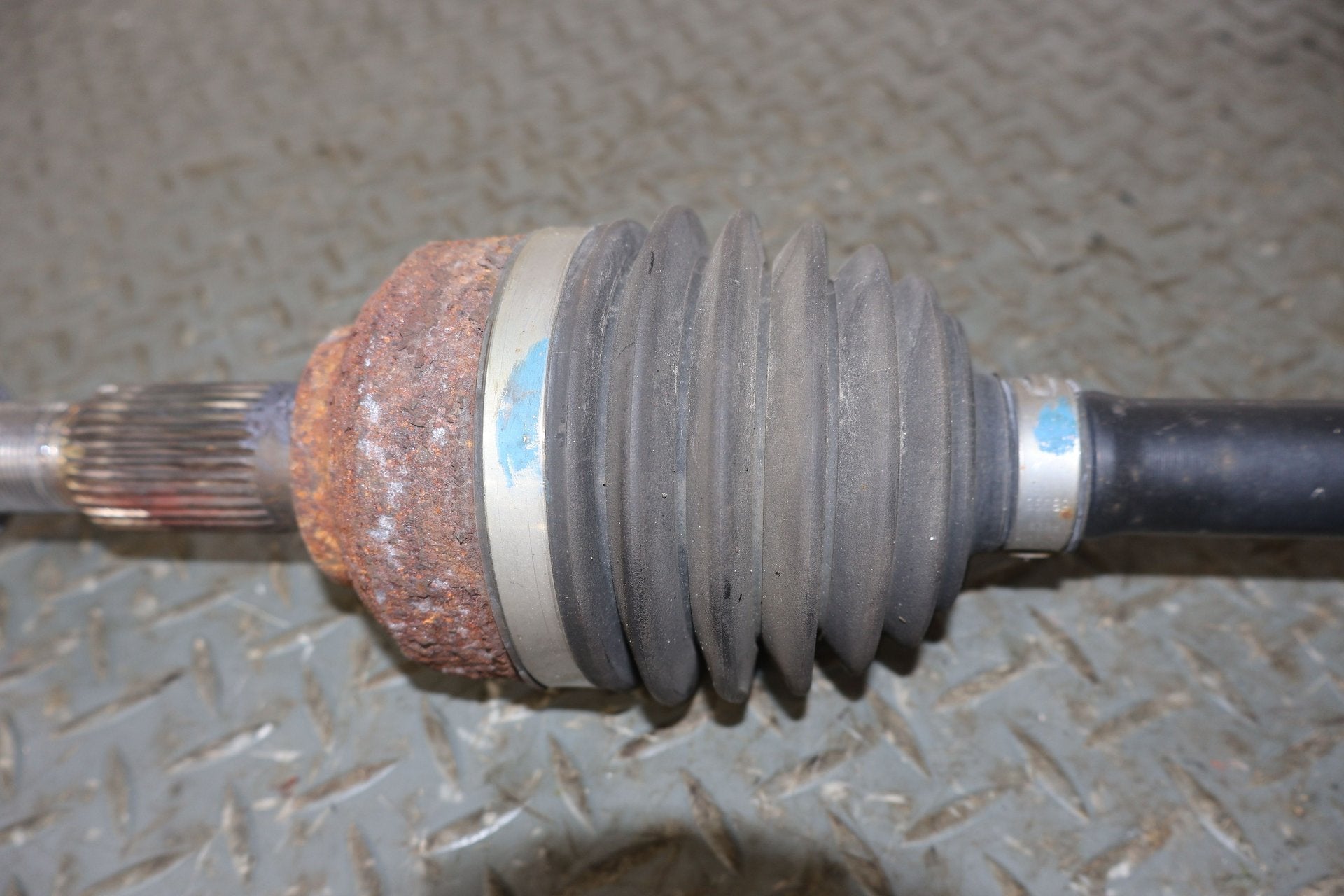 17-23 Tesla Model 3 OEM Rear Left OR Right Axle Shat (1044164-00-A)