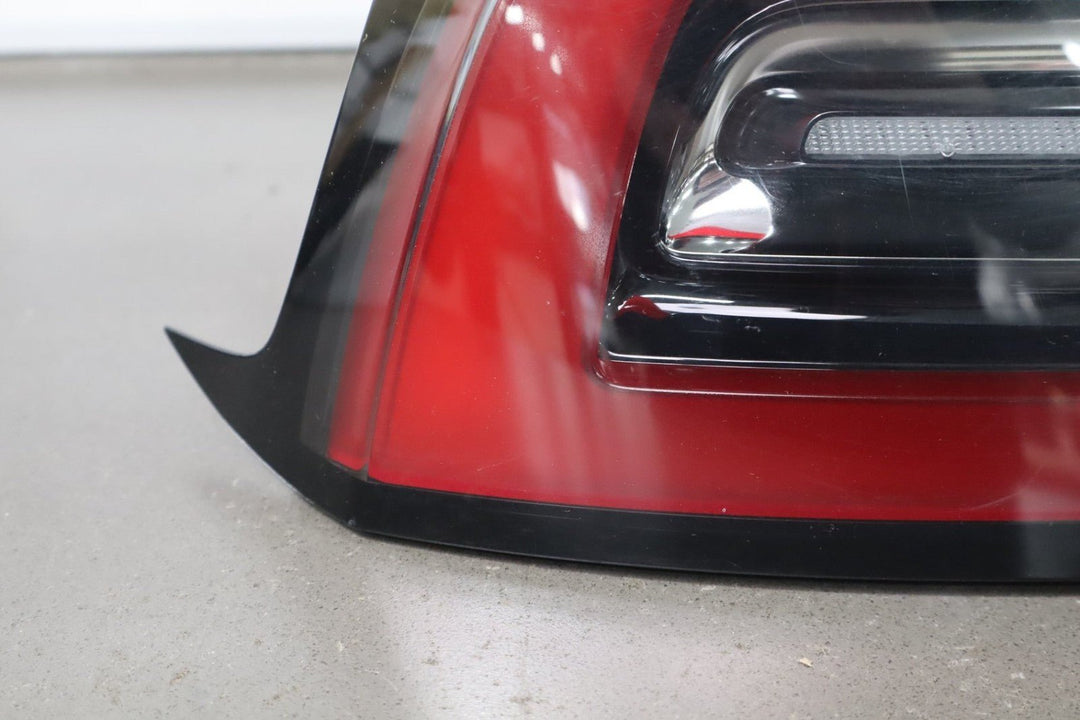 17 - 23 Tesla Model 3 Y Rear Left Driver Side Outer Taillight Lamp 150208600D