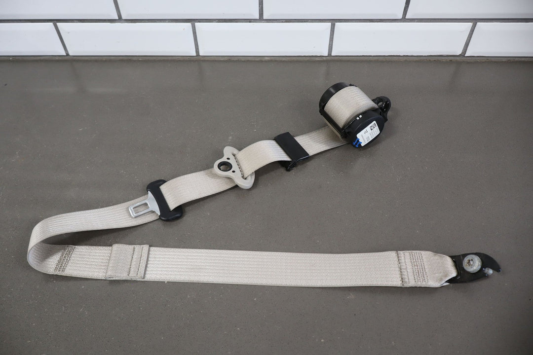 17 - 24 Chrysler Pacifica Left Rear 2nd Row Seat Belt Retractor (Diesel X7)