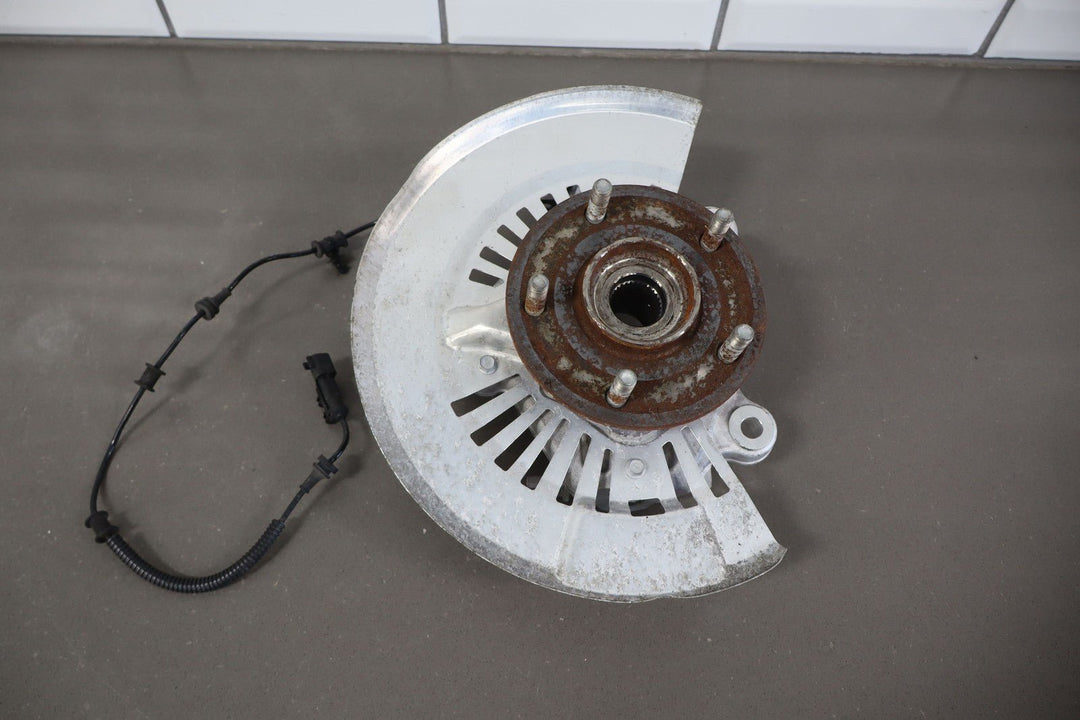 17 - 24 Chrysler Pacifica Passenger Right Rh Front Spindle Knuckle OEM 68189018AC