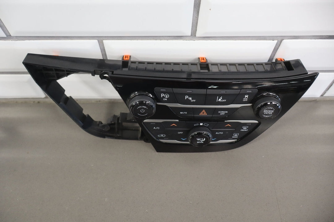 18 - 20 Chrysler Pacifica Hybird OEM Heater AC Climate Control Unit OEM 6EC321X8AB