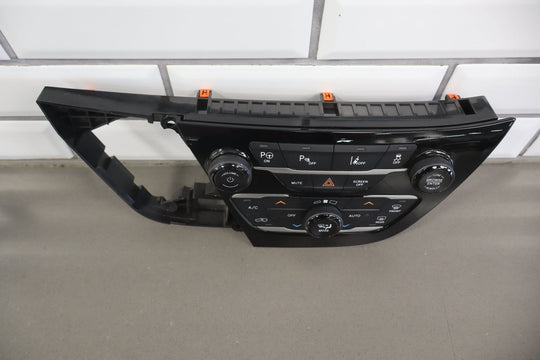 18 - 20 Chrysler Pacifica Hybird OEM Heater AC Climate Control Unit OEM 6EC321X8AB